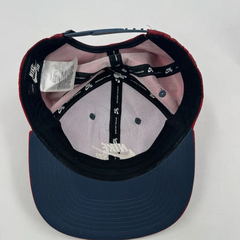 Nike SB Adjustable SNAPBACK Hat RED & WHITE RIPSTOP MATERIAL Youth‎ Skating